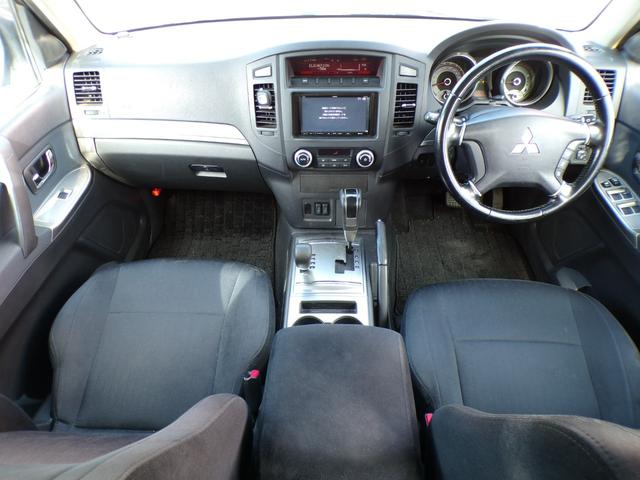 パジェロ ロング　エクシード　ナビ　地デジフルセグ　Ｂｌｕｅｔｏｏｔｈ　バックカメラ　ＥＴＣ　シートヒーター　ドライブレコーダー　クルーズコントロール　フォグランプ　ディスチャージドランプ　サイドステップ　純正アルミ　３列目シート（10枚目）