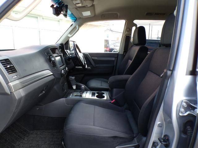 パジェロ ロング　エクシード　ナビ　地デジフルセグ　Ｂｌｕｅｔｏｏｔｈ　バックカメラ　ＥＴＣ　シートヒーター　ドライブレコーダー　クルーズコントロール　フォグランプ　ディスチャージドランプ　サイドステップ　純正アルミ　３列目シート（21枚目）