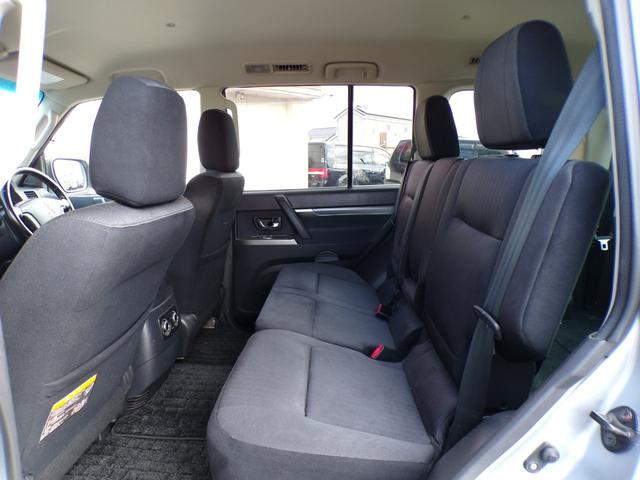 パジェロ ロング　エクシード　ナビ　地デジフルセグ　Ｂｌｕｅｔｏｏｔｈ　バックカメラ　ＥＴＣ　シートヒーター　ドライブレコーダー　クルーズコントロール　フォグランプ　ディスチャージドランプ　サイドステップ　純正アルミ　３列目シート（22枚目）