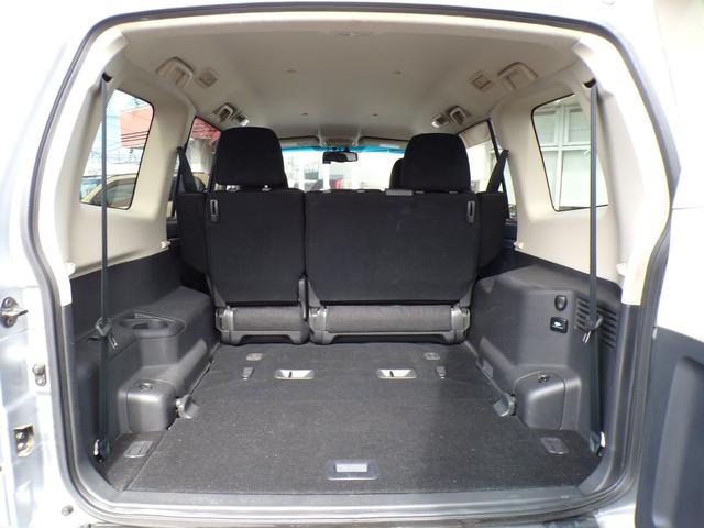 パジェロ ロング　エクシード　ナビ　地デジフルセグ　Ｂｌｕｅｔｏｏｔｈ　バックカメラ　ＥＴＣ　シートヒーター　ドライブレコーダー　クルーズコントロール　フォグランプ　ディスチャージドランプ　サイドステップ　純正アルミ　３列目シート（23枚目）