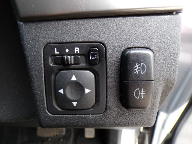 パジェロ ロング　エクシード　ナビ　地デジフルセグ　Ｂｌｕｅｔｏｏｔｈ　バックカメラ　ＥＴＣ　シートヒーター　ドライブレコーダー　クルーズコントロール　フォグランプ　ディスチャージドランプ　サイドステップ　純正アルミ　３列目シート（30枚目）