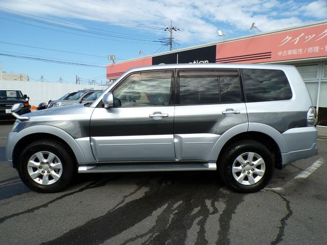 パジェロ ロング　エクシード　ナビ　地デジフルセグ　Ｂｌｕｅｔｏｏｔｈ　バックカメラ　ＥＴＣ　シートヒーター　ドライブレコーダー　クルーズコントロール　フォグランプ　ディスチャージドランプ　サイドステップ　純正アルミ　３列目シート（34枚目）