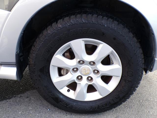 パジェロ ロング　エクシード　ナビ　地デジフルセグ　Ｂｌｕｅｔｏｏｔｈ　バックカメラ　ＥＴＣ　シートヒーター　ドライブレコーダー　クルーズコントロール　フォグランプ　ディスチャージドランプ　サイドステップ　純正アルミ　３列目シート（40枚目）