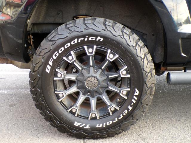 デリカＤ：５ シャモニー　オバフェン　ボディリフト　マフラー　社外アルミ　ＡＴタイヤ　ヒッチメンバー　両側パワースライドドア　ナビ　地デジ　バックカメラ　後席フリップダウンモニター　スペアキー（15枚目）