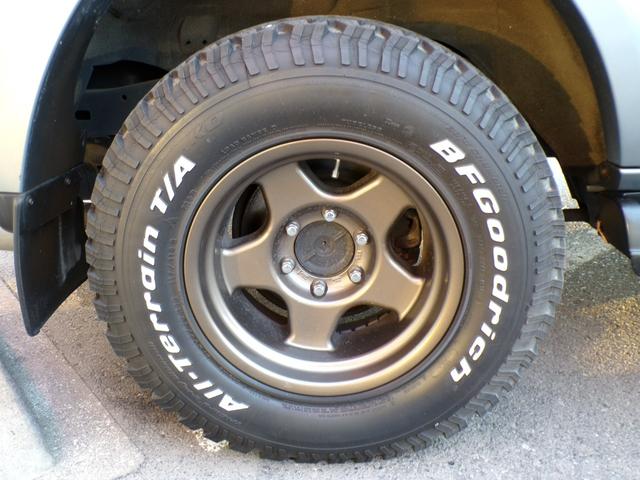 ランドクルーザープラド ＴＸリミテッド　丸目ヘッドライト　社外アルミ　ＳＡＸＯＮマフラー　サンルーフ　ＫＥＮＷＯＯＤナビ　地デジ　ＤＶＤ　後席用モニター（16枚目）