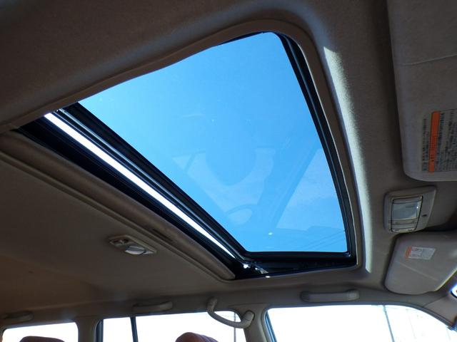 ランドクルーザープラド ＴＸリミテッド　丸目ヘッドライト　社外アルミ　ＳＡＸＯＮマフラー　サンルーフ　ＫＥＮＷＯＯＤナビ　地デジ　ＤＶＤ　後席用モニター（18枚目）