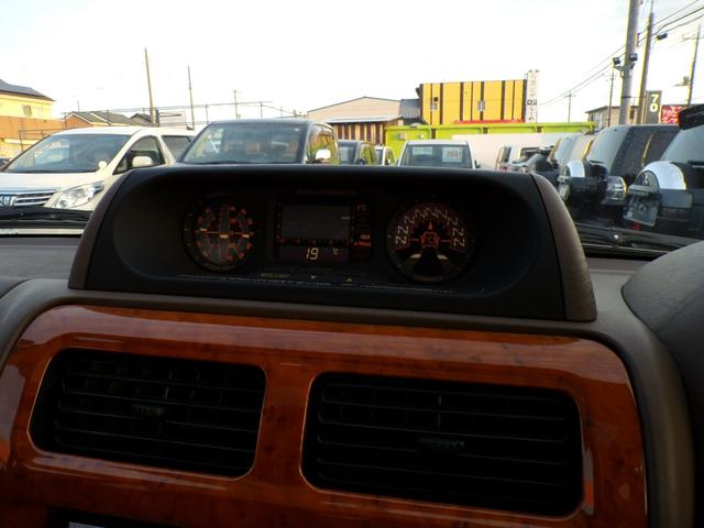 ランドクルーザープラド ＴＸリミテッド　丸目ヘッドライト　社外アルミ　ＳＡＸＯＮマフラー　サンルーフ　ＫＥＮＷＯＯＤナビ　地デジ　ＤＶＤ　後席用モニター（30枚目）