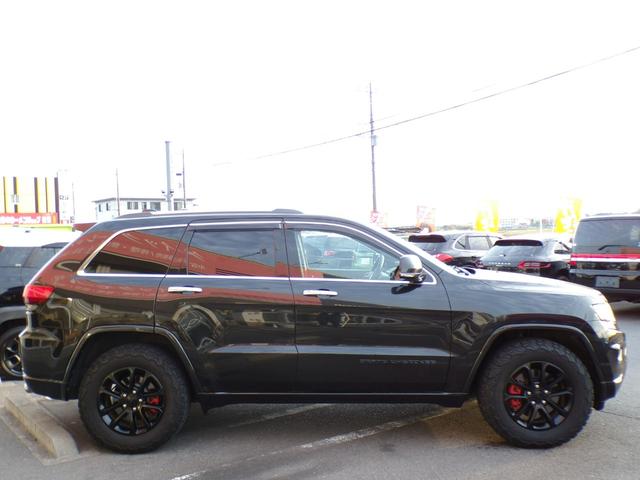 ジープ・グランドチェロキー リミテッド　黒革　サンルーフ　ＢＡＴＴＬＥＺマフラー　ヒッチメンバー＆キャリアカーゴ　パワーバックドア　バックカメラ　スマートキー　　　　プッシュスタート　ＥＴＣ　　スペアキー有　記録簿（9枚目）