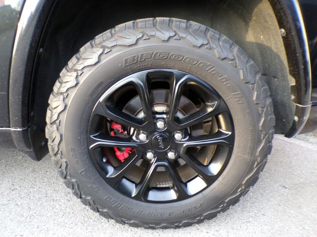 ジープ・グランドチェロキー リミテッド　黒革　サンルーフ　ＢＡＴＴＬＥＺマフラー　ヒッチメンバー＆キャリアカーゴ　パワーバックドア　バックカメラ　スマートキー　　　　プッシュスタート　ＥＴＣ　　スペアキー有　記録簿（17枚目）