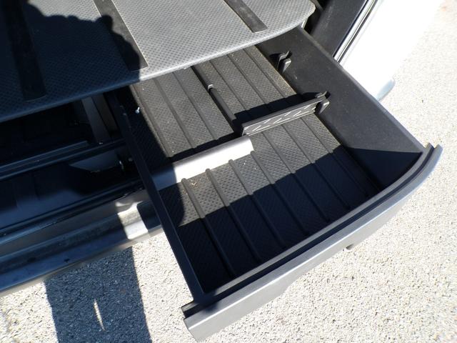 エクストレイル ２０Ｘｔｔ　ナビ　地デジ　フルセグ　Ｂｌｕｅｔｏｏｔｈ　ビルトインＥＴＣ　ディスチャージドランプ　ＵＳＢ　ＨＤＭＩ　クルーズコントロール　純正アルミ　後席アルパインモニター　カプロンシート　シートヒーター　記録簿（25枚目）