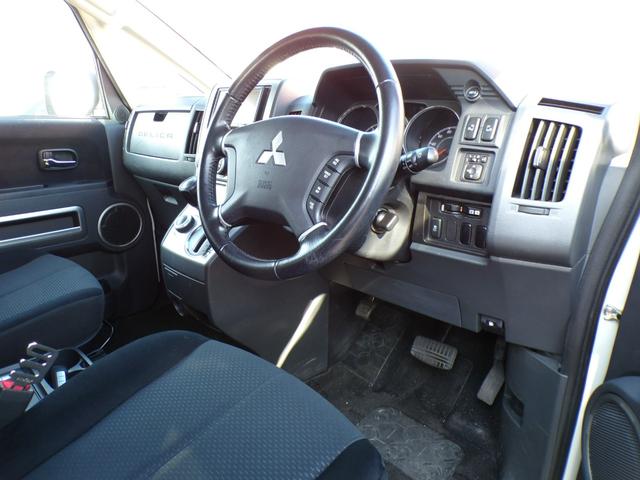 デリカＤ：５ Ｇ　パワーパッケージ　ナビ　地デジ　バックカメラ　ビルトインＥＴＣ　スマートキー　スペアキー　ディスチャージドランプ　フォグランプ　社外アルミ　クルーズコントロール　オールホワイトパール　８人乗り　両側パワースライドドア（16枚目）