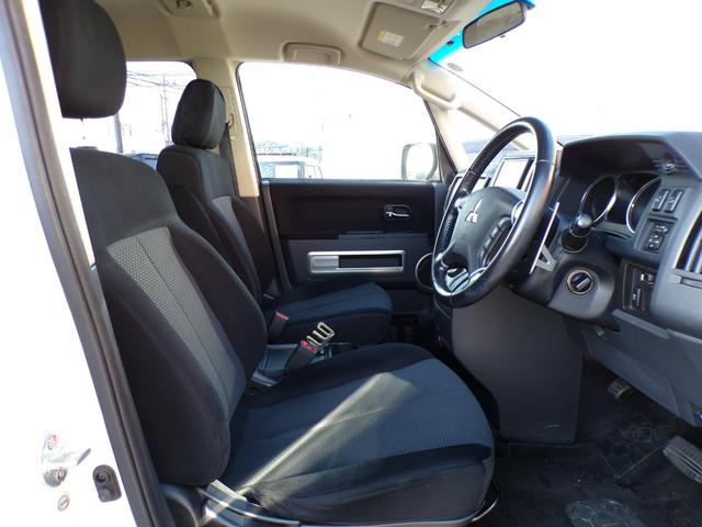 デリカＤ：５ Ｇ　パワーパッケージ　ナビ　地デジ　バックカメラ　ビルトインＥＴＣ　スマートキー　スペアキー　ディスチャージドランプ　フォグランプ　社外アルミ　クルーズコントロール　オールホワイトパール　８人乗り　両側パワースライドドア（17枚目）