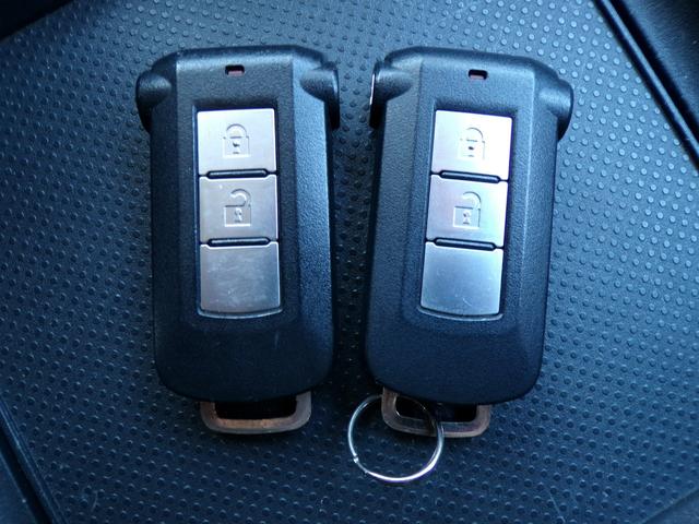 デリカＤ：５ Ｇ　パワーパッケージ　ナビ　地デジ　バックカメラ　ビルトインＥＴＣ　スマートキー　スペアキー　ディスチャージドランプ　フォグランプ　社外アルミ　クルーズコントロール　オールホワイトパール　８人乗り　両側パワースライドドア（29枚目）