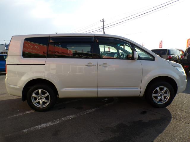 デリカＤ：５ Ｇ　パワーパッケージ　ナビ　地デジ　バックカメラ　ビルトインＥＴＣ　スマートキー　スペアキー　ディスチャージドランプ　フォグランプ　社外アルミ　クルーズコントロール　オールホワイトパール　８人乗り　両側パワースライドドア（34枚目）