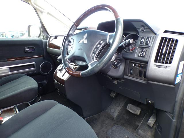 デリカD:5 シャモニー ワンオーナー 記録簿 ナビ フルセグ Bluetooth フロント&サイド&バックカメラ クルーズコントロール ステアリングスイッチ パワーシート シートヒーター HID 4WD スマートキー ETC(18枚目)