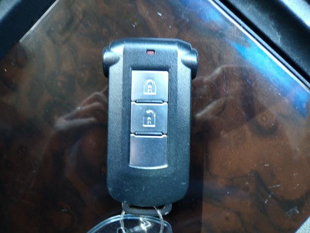 デリカD:5 シャモニー ワンオーナー 記録簿 ナビ フルセグ Bluetooth フロント&サイド&バックカメラ クルーズコントロール ステアリングスイッチ パワーシート シートヒーター HID 4WD スマートキー ETC(32枚目)