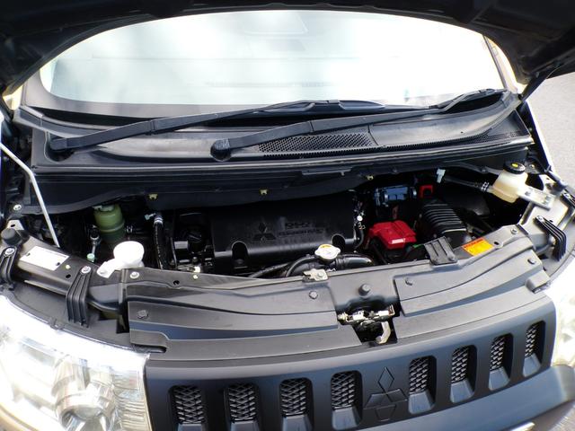 デリカＤ：５ Ｄ　パワーパッケージ　ナビ　フルセグ　Ｂｌｕｅｔｏｏｔｈ　ビルトインＥＴＣ　クルーズコントロール　ディスチャージドランプ　スマートキー　バンパープロテクター　シートヒーター　ベージュ＆ブラック塗装　４ＷＤ　両側パワスラ（18枚目）