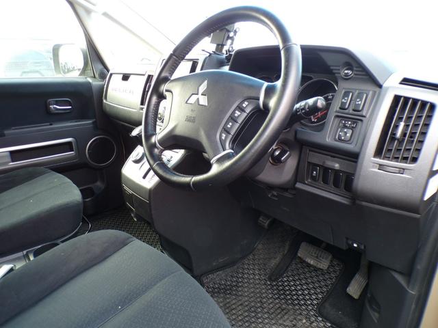 デリカＤ：５ Ｄ　パワーパッケージ　ナビ　フルセグ　Ｂｌｕｅｔｏｏｔｈ　ビルトインＥＴＣ　クルーズコントロール　ディスチャージドランプ　スマートキー　バンパープロテクター　シートヒーター　ベージュ＆ブラック塗装　４ＷＤ　両側パワスラ（20枚目）