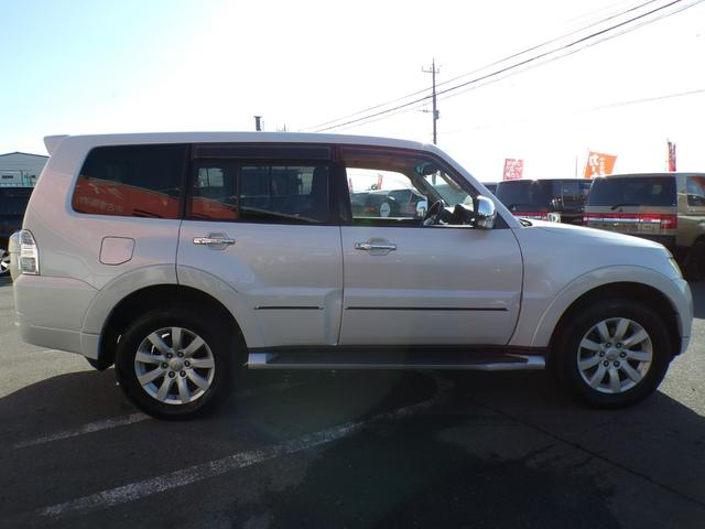 パジェロ ロング　スーパーエクシード　タイミングベルト交換済　本革シート　パワーシート　シートヒーター　ロックフォードプレミアムサウンドシステム　クルーズコントロール　ナビ　Ｂｌｕｅｔｏｏｔｈ　バックカメラ　キーレス　ＥＴＣ　ＡＣ１００Ｖ（39枚目）