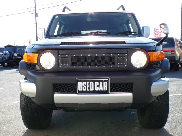 FJクルーザー カラーパッケージ リフトアップ 社外アルミ リアラダー ルーフラック ナビ 地デジ Bluetooth コーナーセンサー バックカメラ クルーズコントロール ETC ステアリングスイッチ キーレス サイドステップ4WD(20枚目)