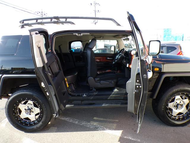 FJクルーザー カラーパッケージ リフトアップ 社外アルミ リアラダー ルーフラック ナビ 地デジ Bluetooth コーナーセンサー バックカメラ クルーズコントロール ETC ステアリングスイッチ キーレス サイドステップ4WD(68枚目)