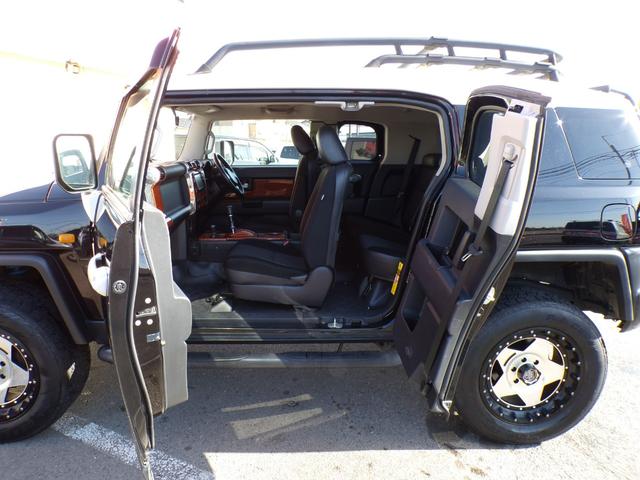 FJクルーザー カラーパッケージ リフトアップ 社外アルミ リアラダー ルーフラック ナビ 地デジ Bluetooth コーナーセンサー バックカメラ クルーズコントロール ETC ステアリングスイッチ キーレス サイドステップ4WD(69枚目)