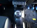 ＪＬ　社外アルミホイール　スマートキー　スペアキー　プッシュスタート　５速マニュアル　４ＷＤ　運転席・助手席シートヒーター　フォグランプ　背面スペアタイヤ　クラリオンオーディオ　レッドマッドガード（27枚目）