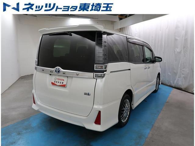 ヴォクシー ハイブリッドＺＳ　煌ＩＩＩ　ひょう害車　純正９型ＳＤナビ　フルセグＴＶ　両側電動スライドドア　衝突被害軽減システム　バックカメラ　ＥＴＣ２．０　コーナーセンサー　ＬＥＤヘッドライト　クルーズコントロール　スマートキー（6枚目）