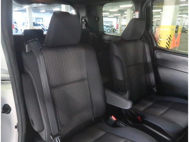 ヴォクシー ＺＳ　煌ＩＩ　純正ＳＤナビ　後席モニター　衝突被害軽減　両側電動スライドドア　ＥＴＣ２．０　オートエアコン　Ｂｌｕｅｔｏｏｔｈ接続　フルセグ　ＣＤ／ＤＶＤ再生　オートライト　スマートキー（15枚目）