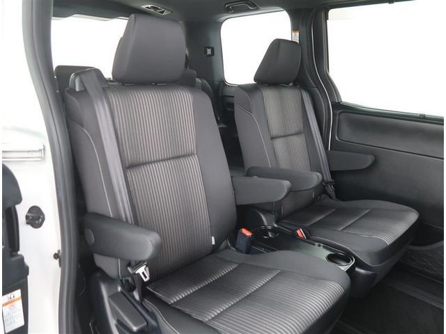 ヴォクシー ハイブリッドＺＳ　純正ＳＤナビゲーション　フルセグＴＶ　Ｂｌｕｅｔｏｏｔｈ接続　ＣＤ＋ＤＶＤ再生　バックカメラ　ＥＴＣ　ＬＥＤヘッドライト　シートヒーター　純正１６インチアルミホイール（16枚目）