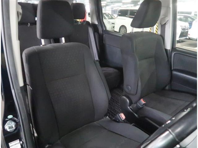 ヴォクシー ハイブリッドＶ　横滑防止装置　ＳＤナビ　フルセグ　ＣＤ　ＤＶＤ　ミュージックサーバー　Ｂｌｕｅｔｏｏｔｈ　バックカメラ　ＥＴＣ　純正アルミ　ＬＥＤヘッドライト　片側電動スライドドア　スマートキー（14枚目）