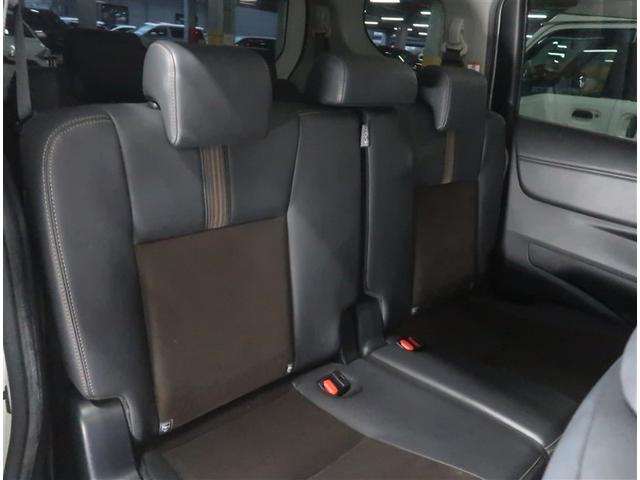 シエンタ ハイブリッドＧ　クエロ　衝突被害軽減装置　メモリーナビ　フルセグ　ＣＤ　ＤＶＤ　ミュージックサーバー　Ｂｌｕｅｔｏｏｔｈ　後席モニター　純正アルミ　ＬＥＤヘッドライト　両側電動スライドドア　スマートキー　ＥＴＣ　全周囲カメラ（15枚目）