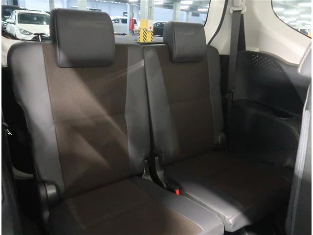 シエンタ ハイブリッドＧ　クエロ　衝突被害軽減装置　メモリーナビ　フルセグ　ＣＤ　ＤＶＤ　ミュージックサーバー　Ｂｌｕｅｔｏｏｔｈ　後席モニター　純正アルミ　ＬＥＤヘッドライト　両側電動スライドドア　スマートキー　ＥＴＣ　全周囲カメラ（16枚目）