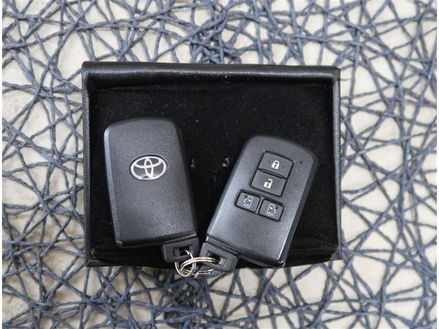 ヴォクシー ＺＳ　煌ＩＩＩ　社外１１型ナビゲーション　フルセグＴＶ　Ｂｌｕｅｔｏｏｔｈ・ＵＳＢ接続　バックカメラ　ＥＴＣ　ＬＥＤヘッドライト　純正１６インチアルミホイール（15枚目）