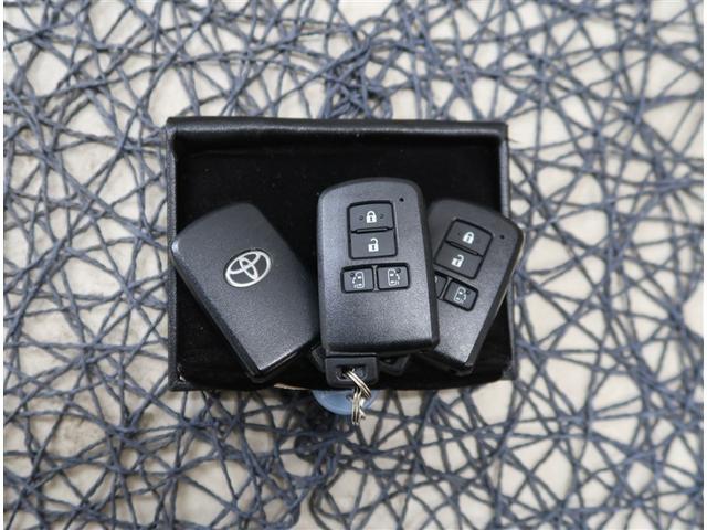 ヴォクシー ＺＳ　煌ＩＩＩ　純正９型ナビゲーション　フルセグＴＶ　Ｂｌｕｅｔｏｏｔｈ接続　バックカメラ　ＥＴＣ　ＬＥＤヘッドライト　純正１６インチアルミホイール（14枚目）