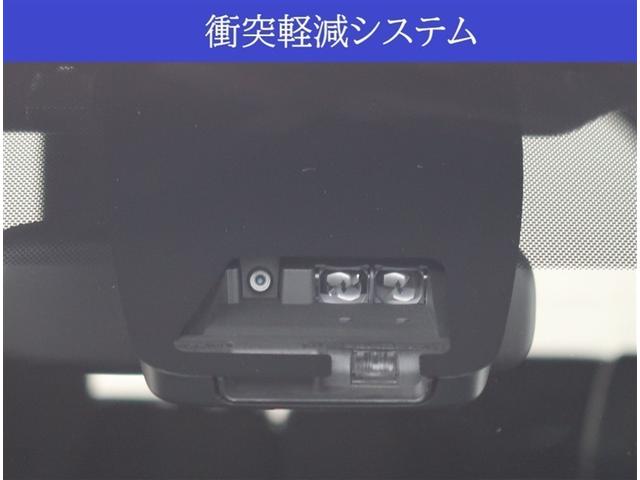 ヴォクシー ＺＳ　煌ＩＩＩ　純正１２型後席モニター　ＳＤナビ　フルセグ　ＤＶＤ　ＥＴＣ２．０　リヤカメラ　衝突被害軽減装置装置　オートクルーズ　クリアランスソナー　ミュージックサーバー　Ｂｌｕｅｔｏｏｔｈ　純正アルミ（11枚目）