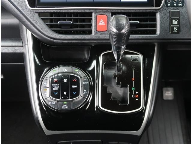 ヴォクシー ＺＳ　煌ＩＩＩ　純正１２型後席モニター　ＳＤナビ　フルセグ　ＤＶＤ　ＥＴＣ２．０　リヤカメラ　衝突被害軽減装置装置　オートクルーズ　クリアランスソナー　ミュージックサーバー　Ｂｌｕｅｔｏｏｔｈ　純正アルミ（15枚目）