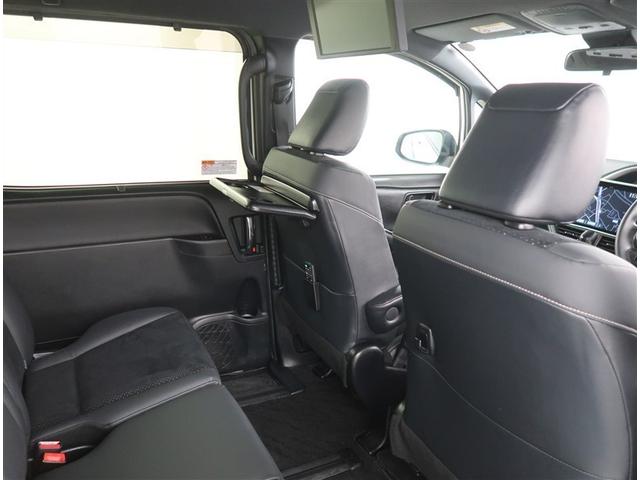 ヴォクシー ＺＳ　煌ＩＩＩ　純正１２型後席モニター　ＳＤナビ　フルセグ　ＤＶＤ　ＥＴＣ２．０　リヤカメラ　衝突被害軽減装置装置　オートクルーズ　クリアランスソナー　ミュージックサーバー　Ｂｌｕｅｔｏｏｔｈ　純正アルミ（21枚目）