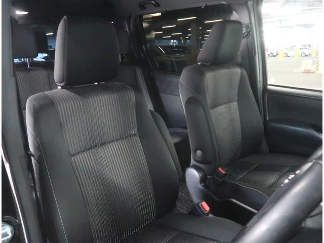 ヴォクシー ＺＳ　煌　ＳＤナビ　フルセグ　ＥＴＣ２．０　リヤカメラ　衝突被害軽減装置　オートクルーズ　ミュージックサーバー　Ｂｌｕｅｔｏｏｔｈ　後席モニター　ドラレコ　社外アルミ　フルエアロ　両側電動スライドドア（6枚目）