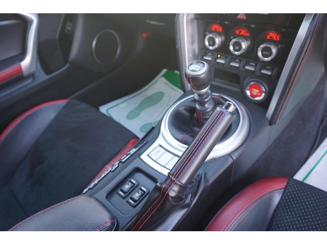 ８６ ＧＴリミテッド　６ＭＴ　後期　１オーナー　ＴＲＤエアロ　ＴＲＤマフラー　ＴＲＤウインドルーバー　ナビＴＶ　Ｂカメラドラレコ　ハーフレザー　クルコン（7枚目）