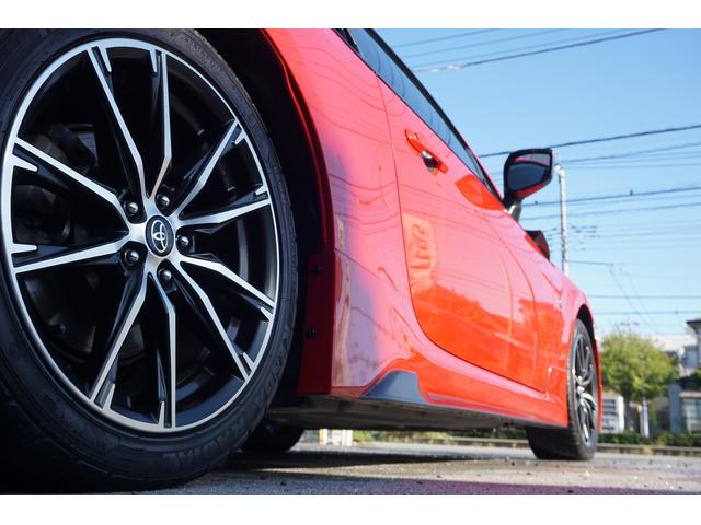 ８６ ＧＴリミテッド　６ＭＴ　後期　１オーナー　ＴＲＤエアロ　ＴＲＤマフラー　ＴＲＤウインドルーバー　ナビＴＶ　Ｂカメラドラレコ　ハーフレザー　クルコン（15枚目）