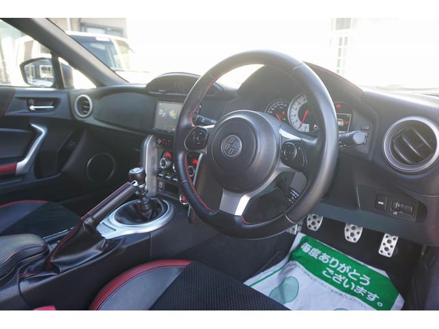 ８６ ＧＴリミテッド　６ＭＴ　後期　１オーナー　ＴＲＤエアロ　ＴＲＤマフラー　ＴＲＤウインドルーバー　ナビＴＶ　Ｂカメラドラレコ　ハーフレザー　クルコン（16枚目）