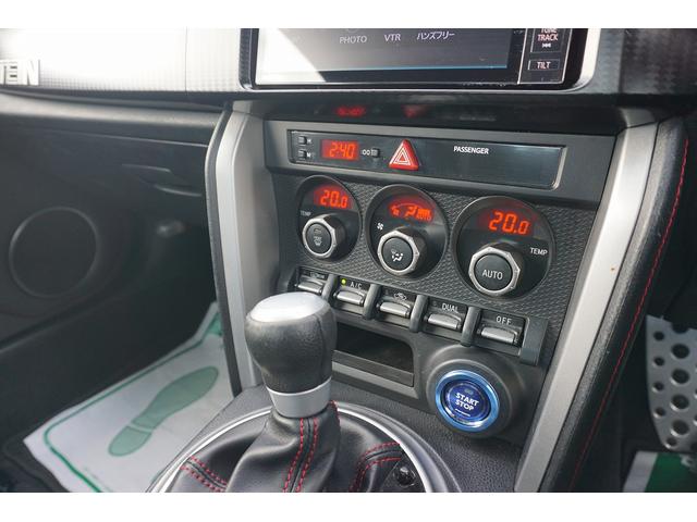 画像では分かりづらい車の状態を確認したい、細かな装備、仕様などを知りたい、そんな時はお気軽にお電話にてご連絡ください。担当スタッフが現車を確認しながら詳しく、細かくご納得いくまで説明させて頂きます。