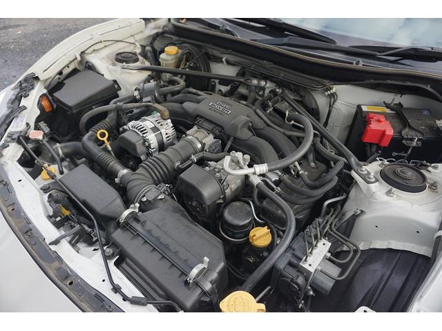 弊社では全車安心の定期点検整備を実施しております。（エンジン系・足廻り系など、その他約５０項目の点検整備、オイル関係などの消耗部品の交換をご納車前にディーラー又は認証工場にて徹底整備致します）