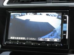 長距離の移動でも高い快適性が得られるように、乗り心地や静粛性にこだわりました。高いボディ剛性を確保したうえで上質な乗り味と、しっとりとしたハンドリング、しなやかな乗り心地にセッティングしました。 6