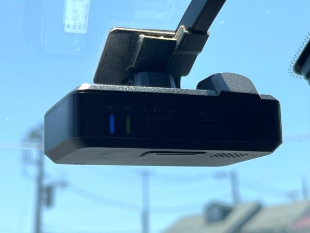 ＢＲＺ ＳＴＩ　スポーツ　ＭＴ車　純正ＳＤナビ　バックカメラ　ハーフレザーシート　ドライブレコーダー　スマートキー　ＥＴＣ　クルコン　オートライト　デュアルエアコン　純正１８インチアルミ　ＣＤ　ＤＶＤ再生　フルセグ（6枚目）