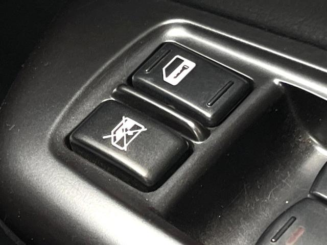インプレッサ ＷＲＸ　ＳＴＩ　Ａライン　タイプＳ　大型リアスポイラー　ＳＤナビ　バックカメラ　寒冷地仕様　ハーフレザーシート　コーナーセンサー　純正１８インチアルミホイール　ＨＩＤヘッドランプ　電動格納ミラー　オートエアコン　パワーシート（46枚目）