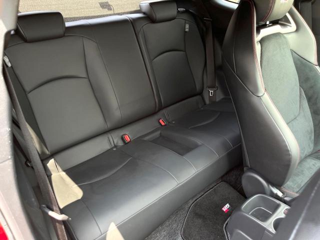 ＧＲヤリス ＲＺ　ハイパフォーマンス　ファースト　エディション　マーブル柄カーボンルーフ　レッドステッチコンビシート　ＨＫＳ車高調　タワーバー　メモリーナビ　バックカメラ　ＥＴＣ　ドライブレコーダー　ＬＥＤヘッドライト　キーレスアクセス　プッシュスタート（9枚目）
