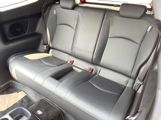 ＧＲヤリス ＲＺ　ハイパフォーマンス　ファースト　エディション　マーブル柄カーボンルーフ　レッドステッチコンビシート　ＨＫＳ車高調　タワーバー　メモリーナビ　バックカメラ　ＥＴＣ　ドライブレコーダー　ＬＥＤヘッドライト　キーレスアクセス　プッシュスタート（22枚目）