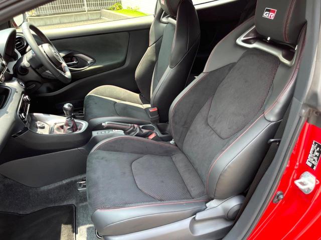 ＧＲヤリス ＲＺ　ハイパフォーマンス　ファースト　エディション　マーブル柄カーボンルーフ　レッドステッチコンビシート　ＨＫＳ車高調　タワーバー　メモリーナビ　バックカメラ　ＥＴＣ　ドライブレコーダー　ＬＥＤヘッドライト　キーレスアクセス　プッシュスタート（33枚目）